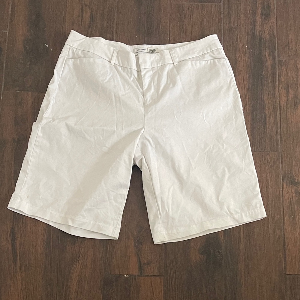 Dockers Women's Cream Shorts